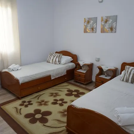 Leko House Perondi * Kuçovë