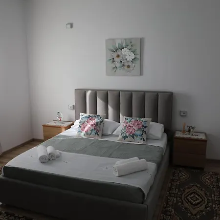 Leko House Perondi Apartamento Kuçovë